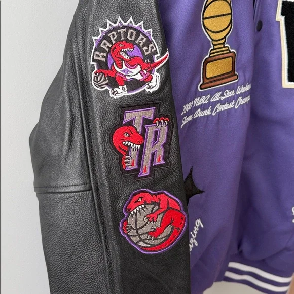Mitchell & Ness Toronto Raptors Varsity - Picture 7 of 17